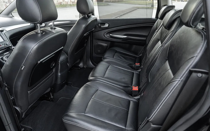 Ford S-Max cena 42900 przebieg: 239000, rok produkcji 2012 z Bisztynek małe 497